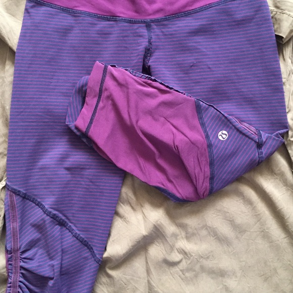 Lululemon purple leggings - Picture 2 of 4